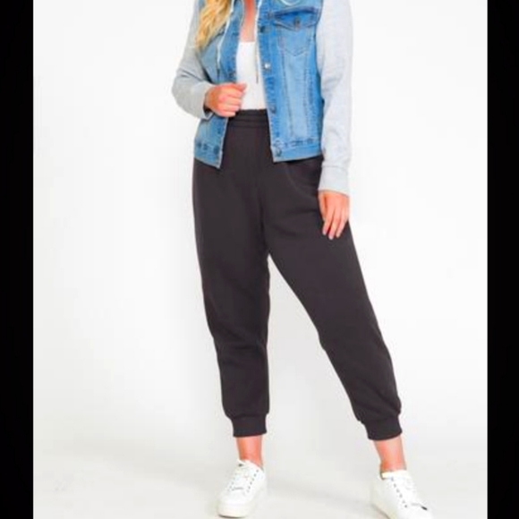 🆕️ PLUS Size Gray Joggers - Picture 1 of 5